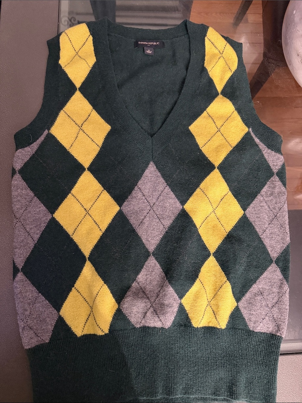 Banana Republic Men's Green Argyle V-Neck Sweater Vest